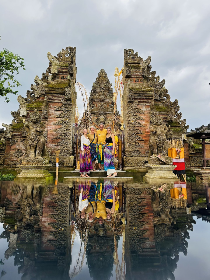 Pura Dalem Alas Arum