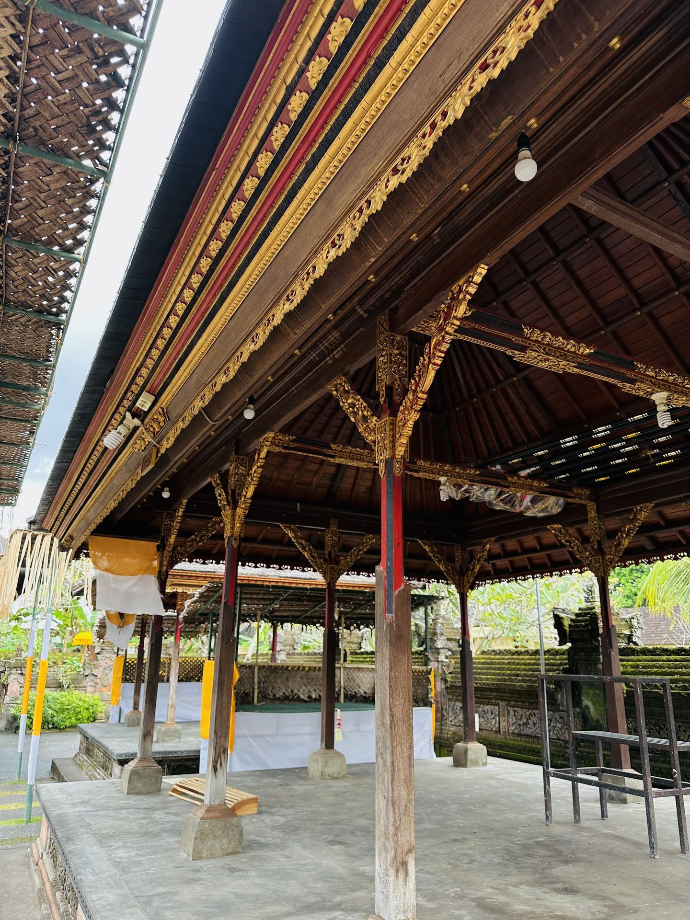 Pura Dalem Alas Arum