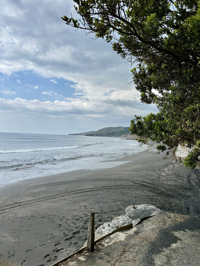 Waikahau Tunnel Beach
